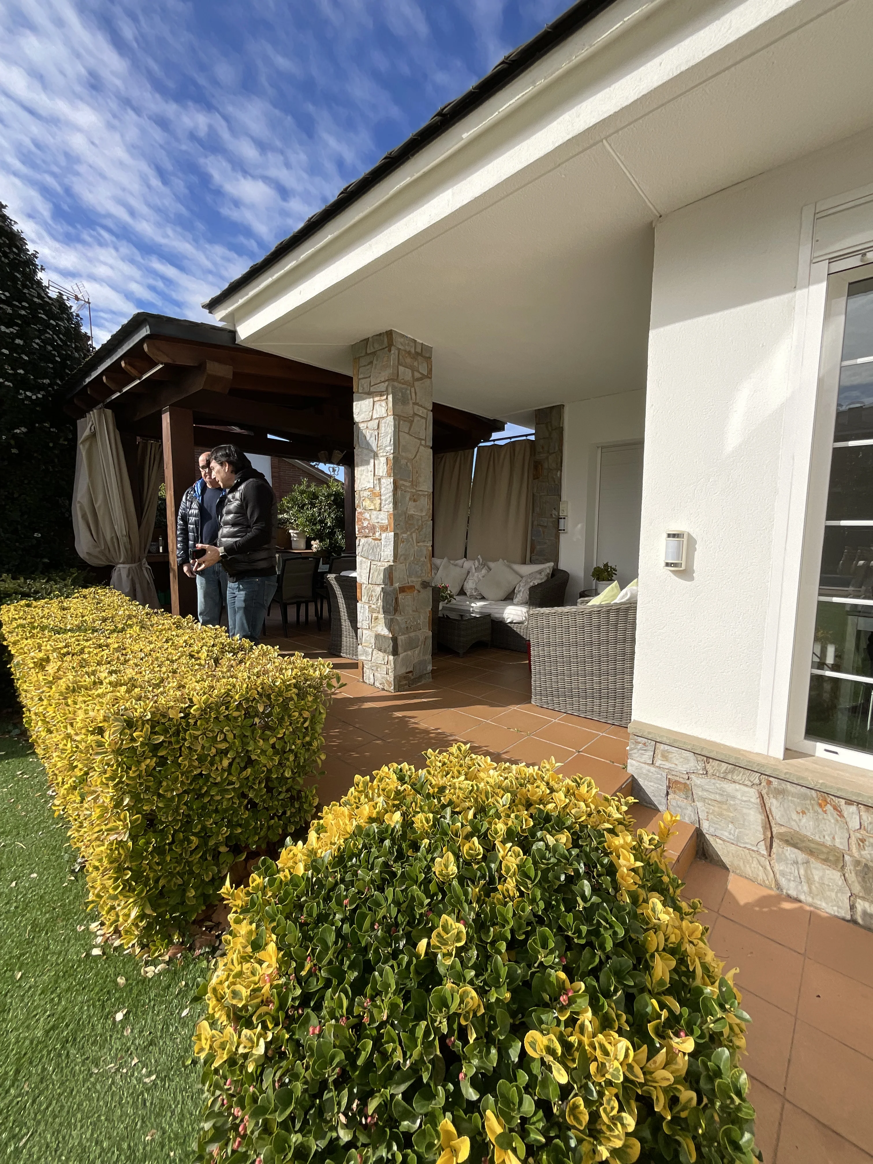 D’un jardí amb molt manteniment a un jardí minimalista