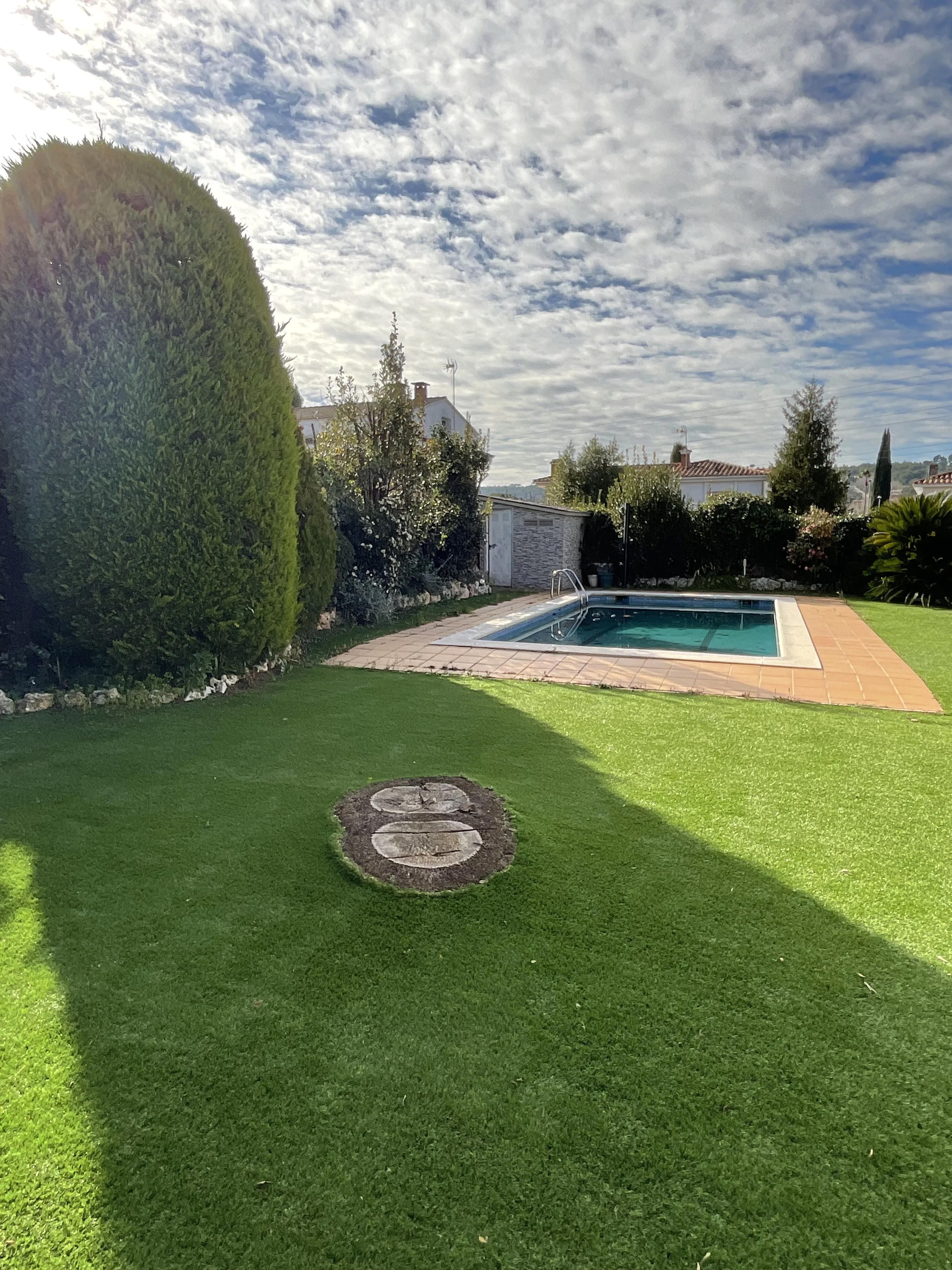 D’un jardí amb molt manteniment a un jardí minimalista