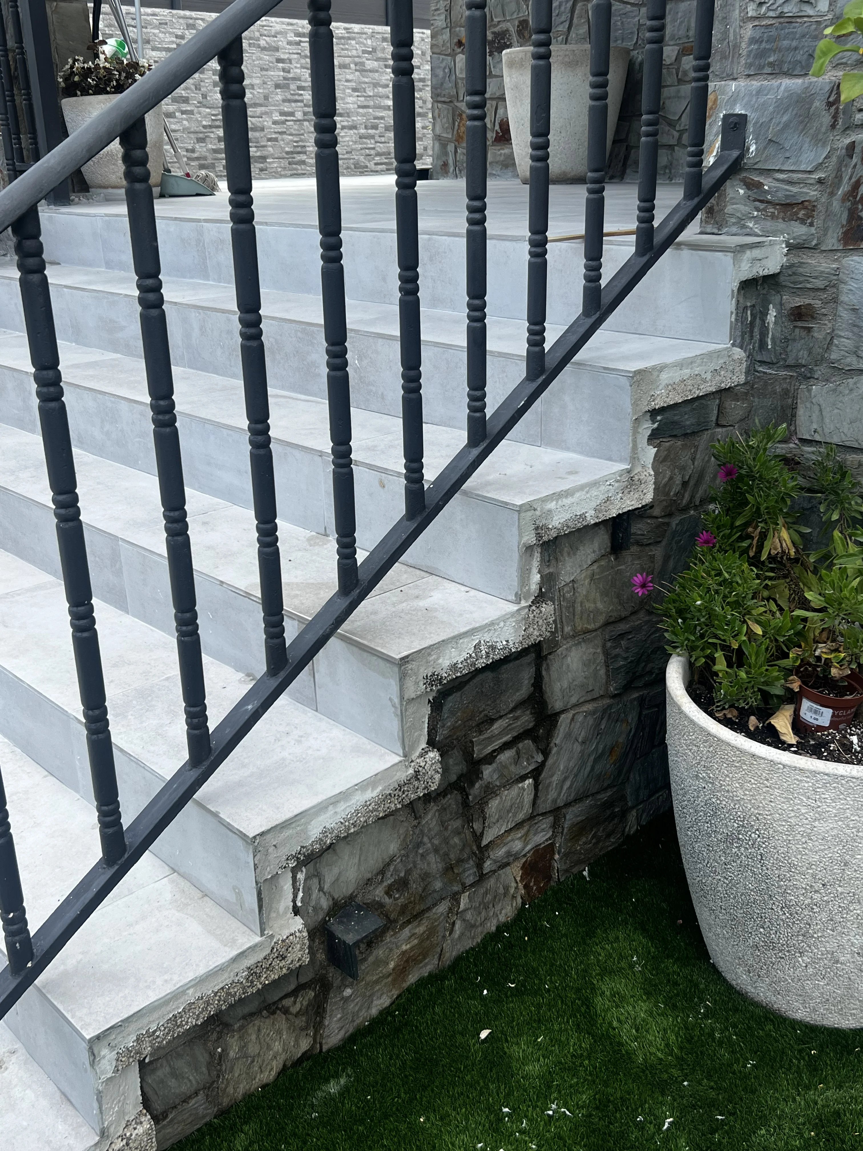 D’un jardí amb molt manteniment a un jardí minimalista