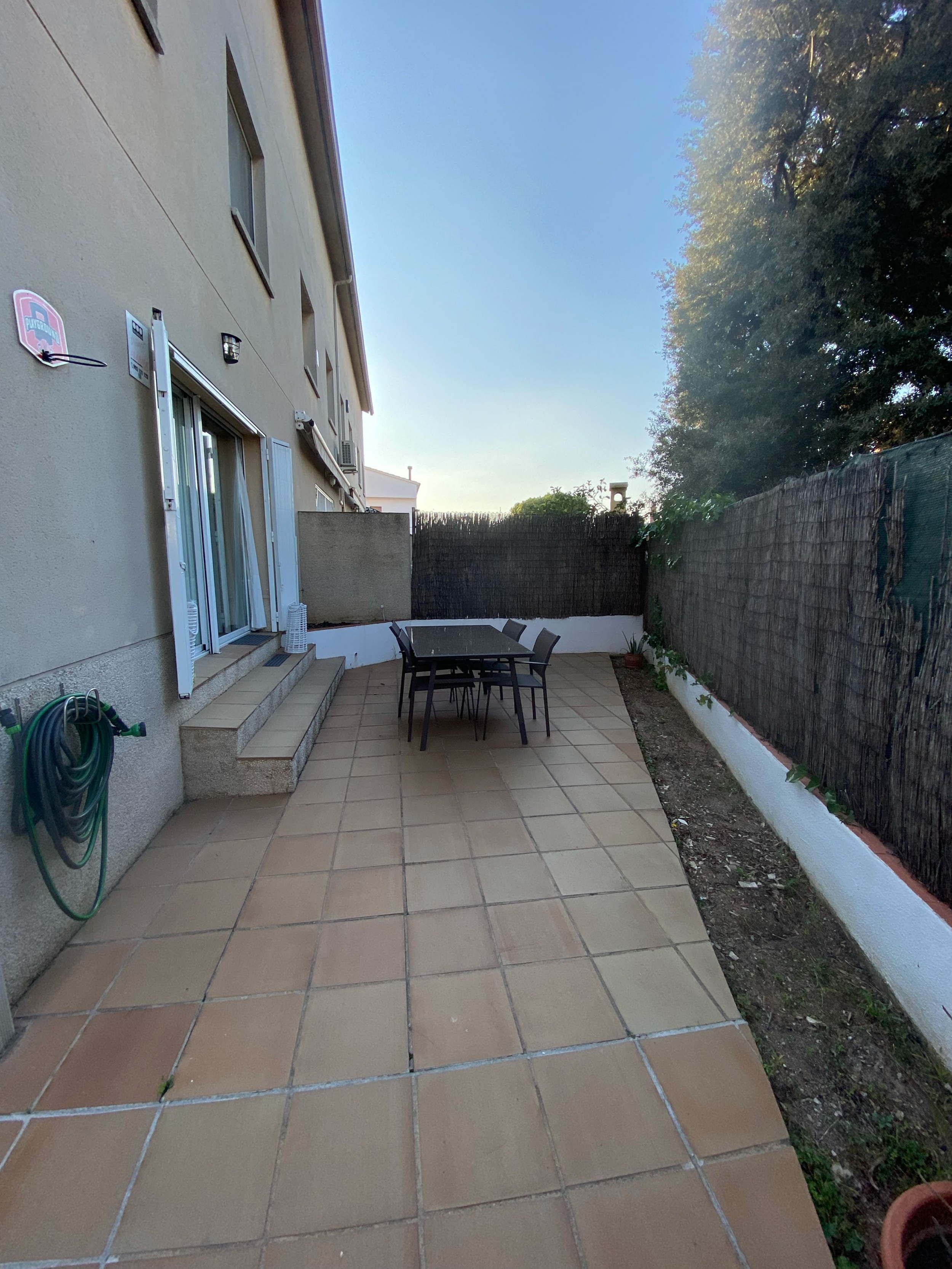 Low-maintenance garden renovation