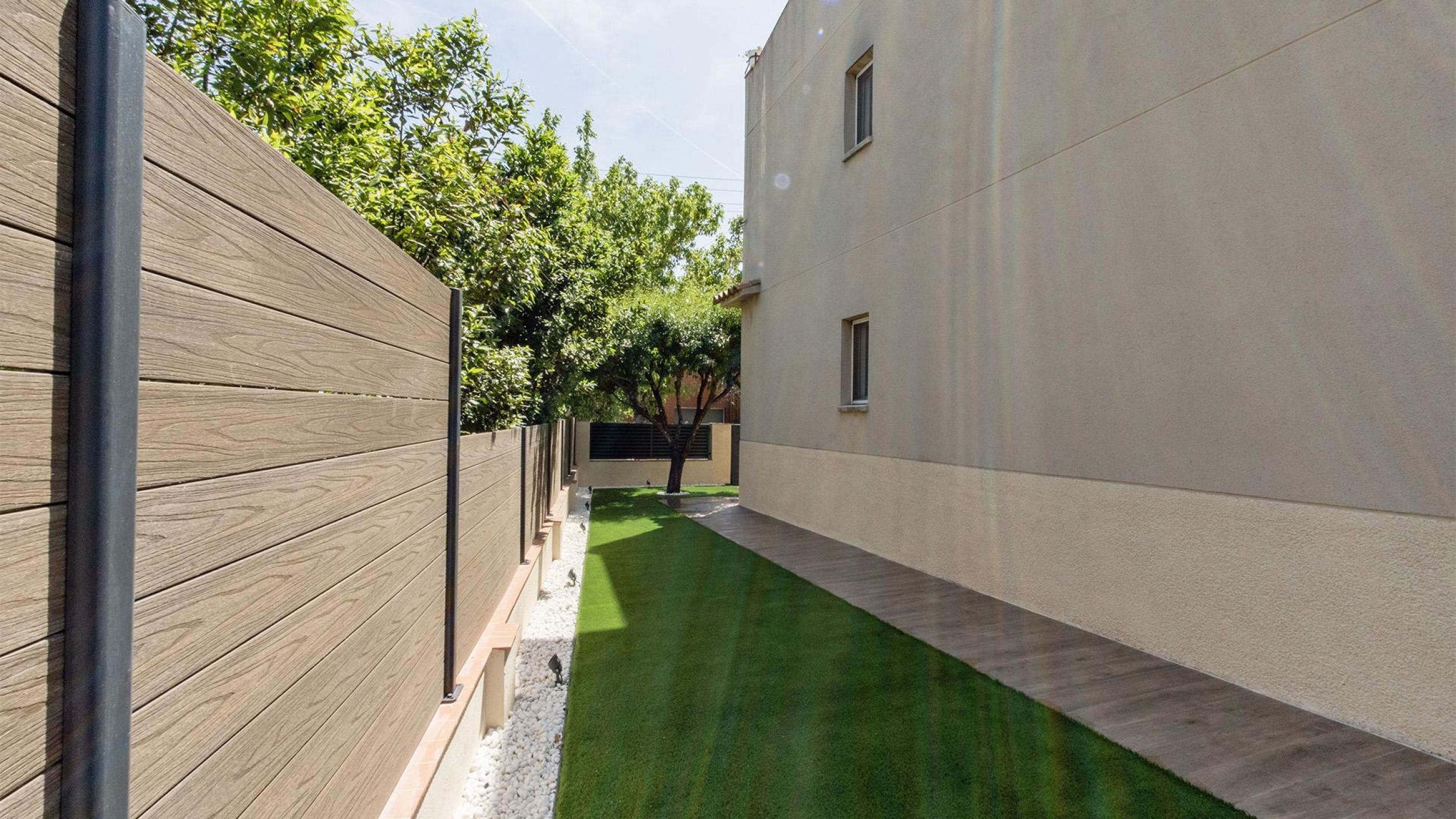 Low-maintenance garden renovation