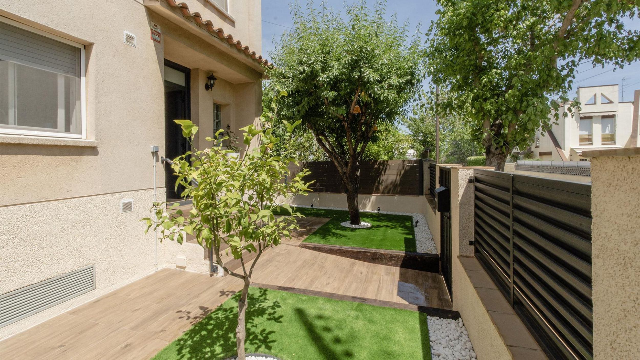 Low-maintenance garden renovation