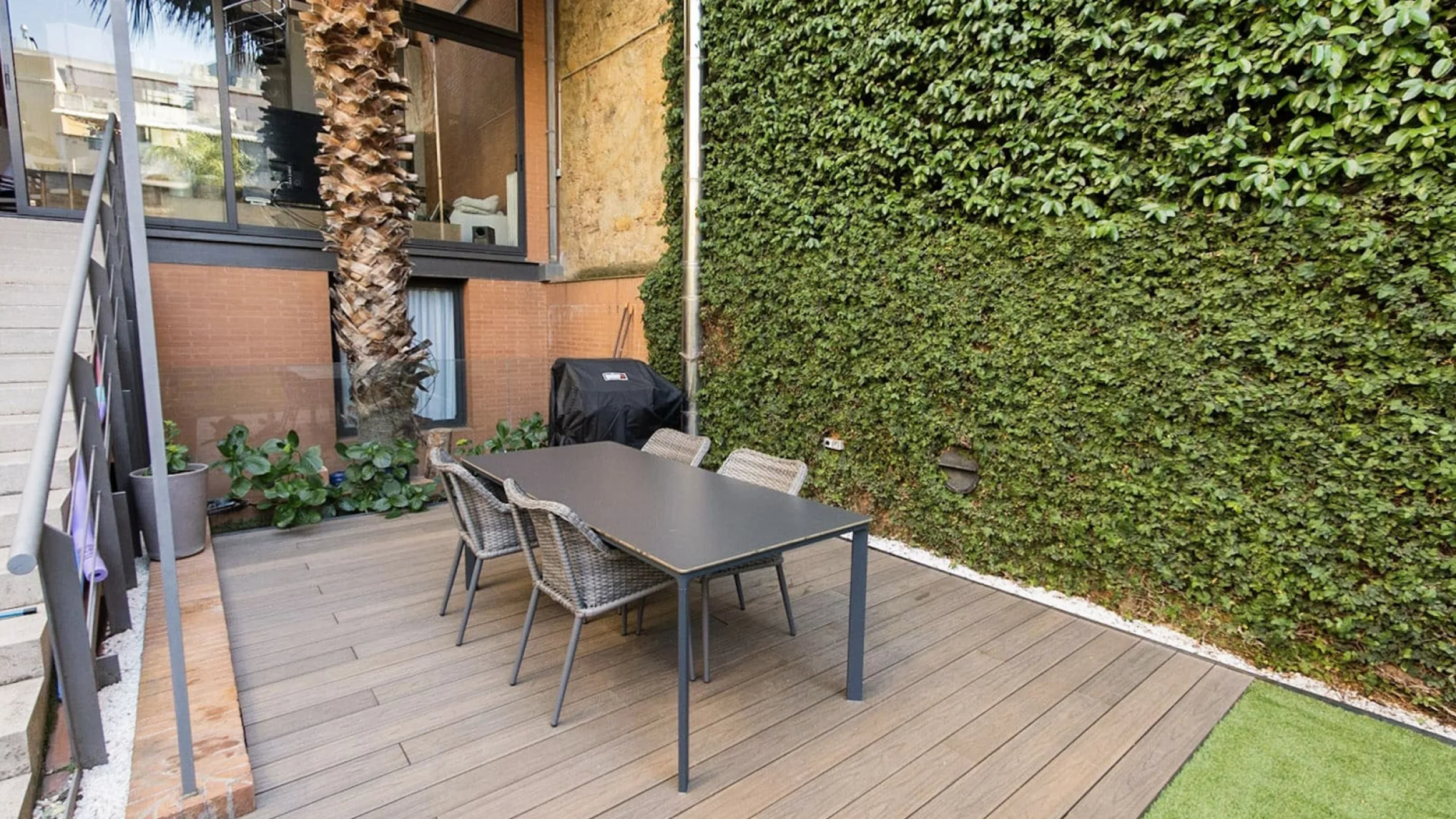 Reforma d'un jardí en plena ciutat